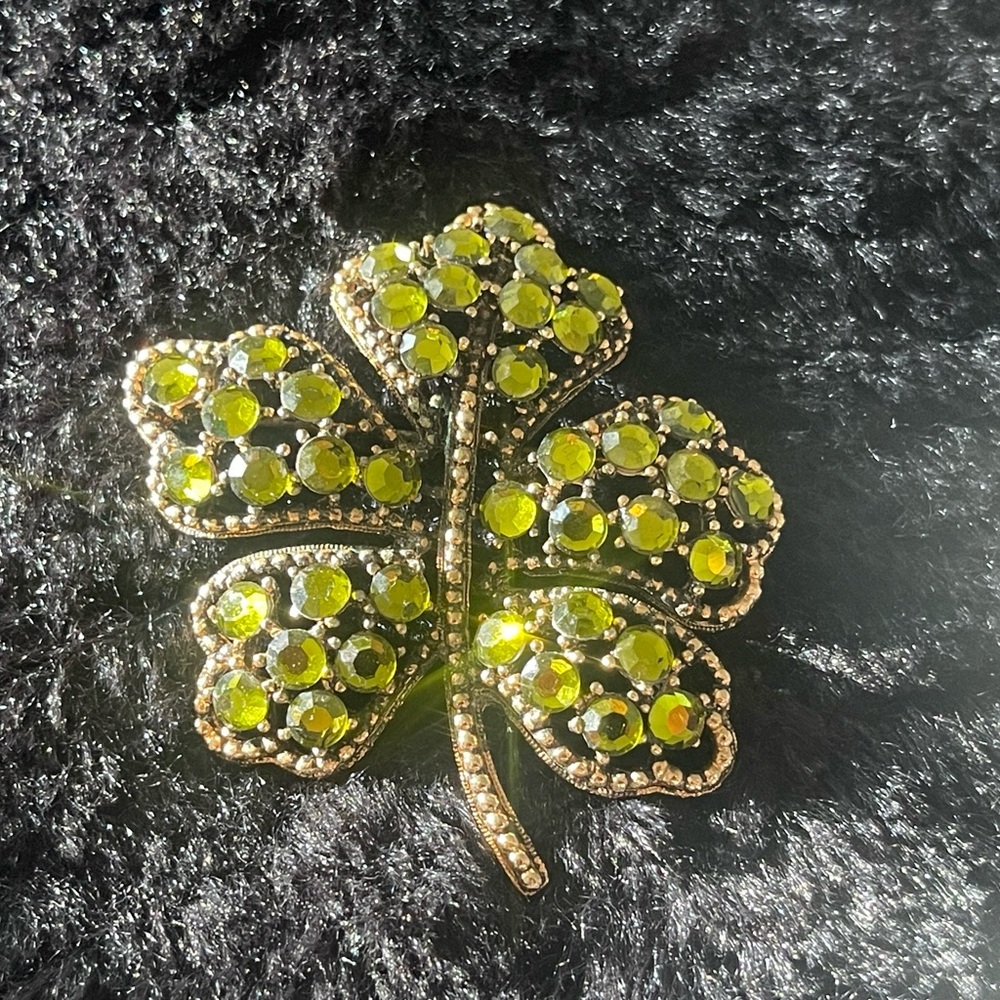 Vintage 1950s Green Crystal Leaf Brooch